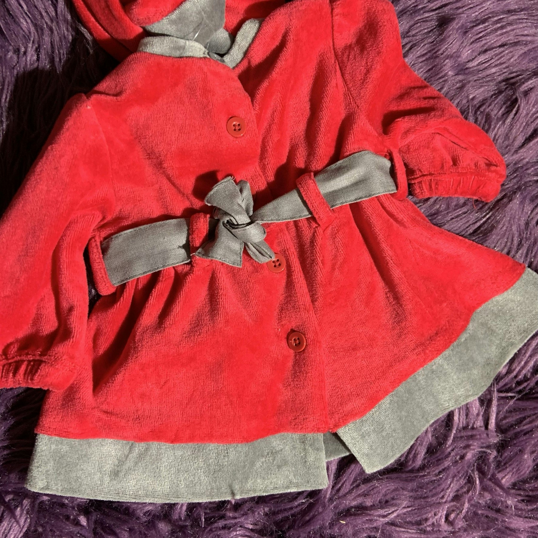 Tredelad tomtedräkt; klänning, förkläde och luva från Kappahl stl 50/56 -  Rosa Marianne - förälskade barnkläder