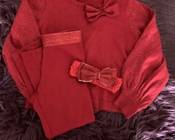 Glittrigt tredelat set i rött bestående av en tröja, leggings och hårband från HM stl 98/104 + 104 + OS