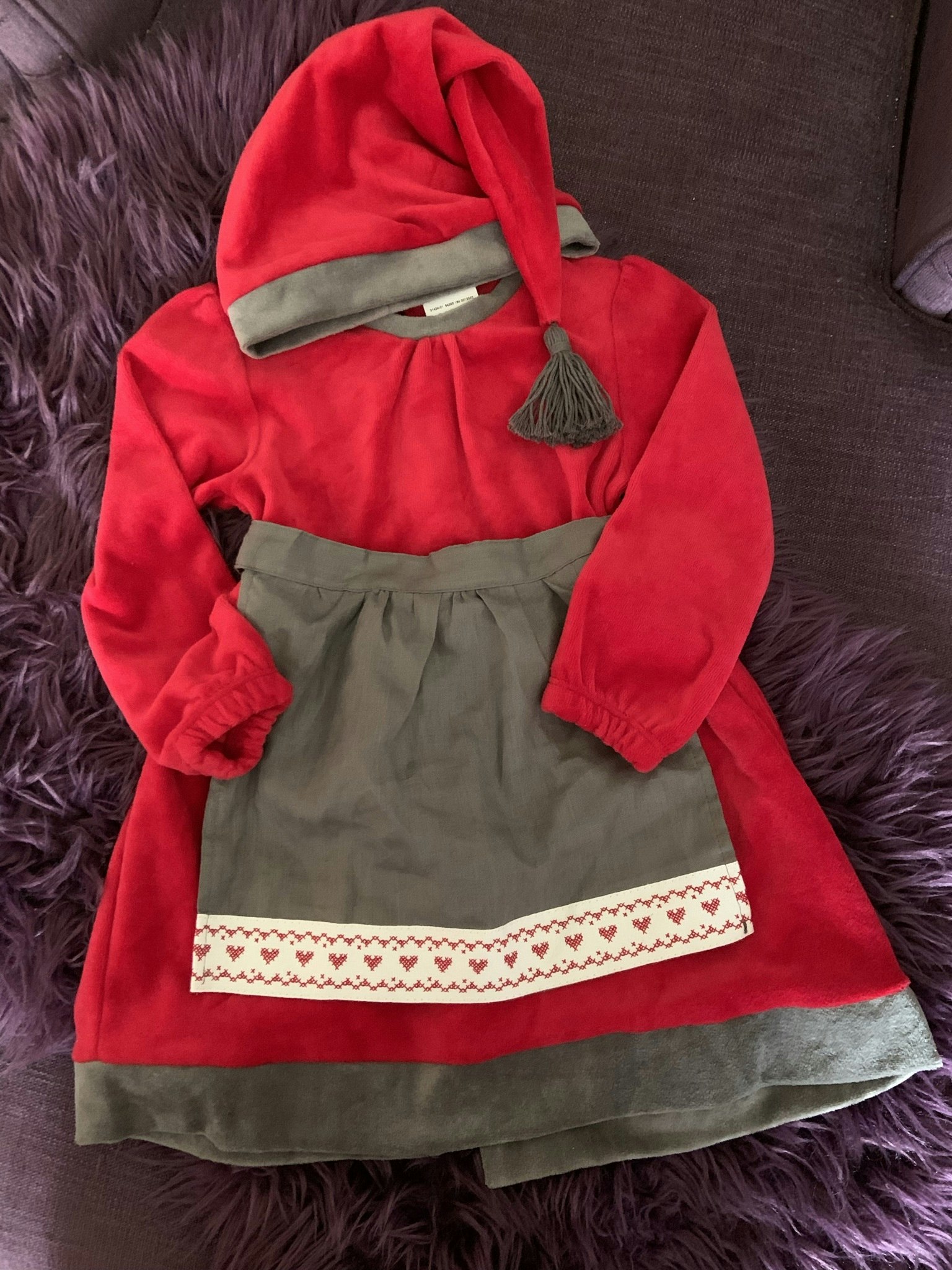 Tomtedräkt bestående av klänning, förkläde och luva från Kappahl stl 98/104  - Rosa Marianne - förälskade barnkläder