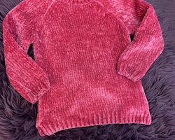 Rosa chenillestickad tröja från Primark stl 110