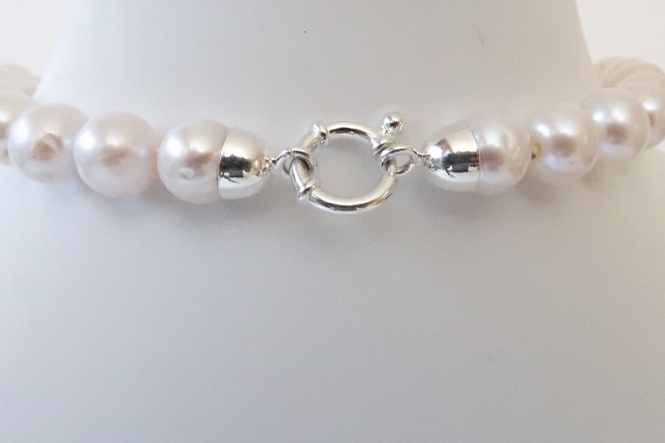Pärlhalsband av stora vita pärlor - Cosas De Fina Smyckesbutik