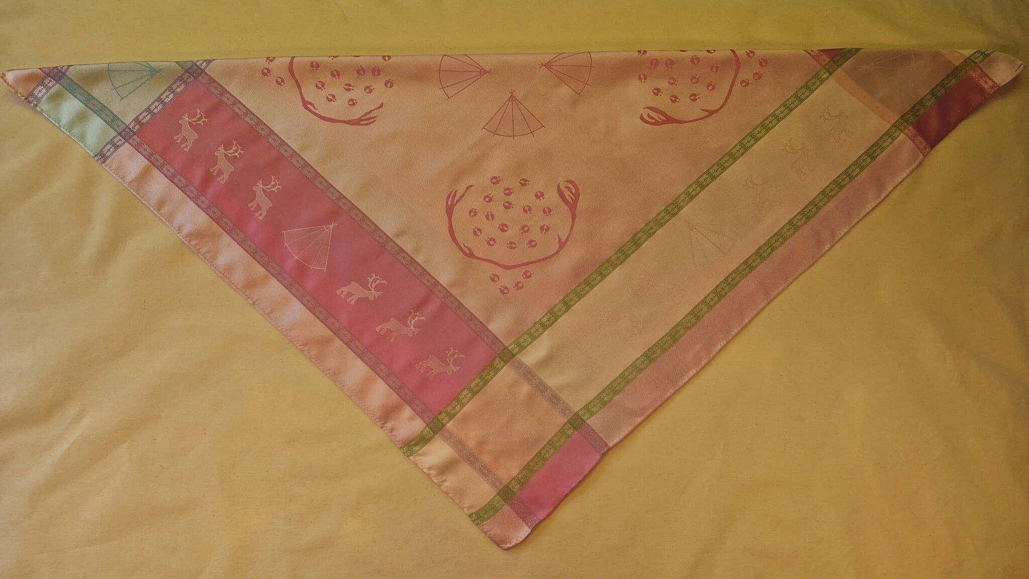 Lávvoliidni 2405A ½ vit-rosa