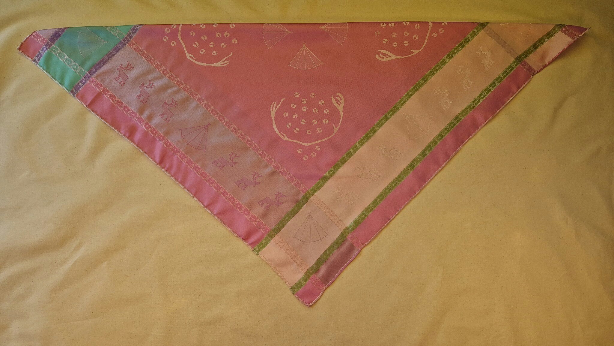 Lávvoliidni 2405C ½ vit-rosa