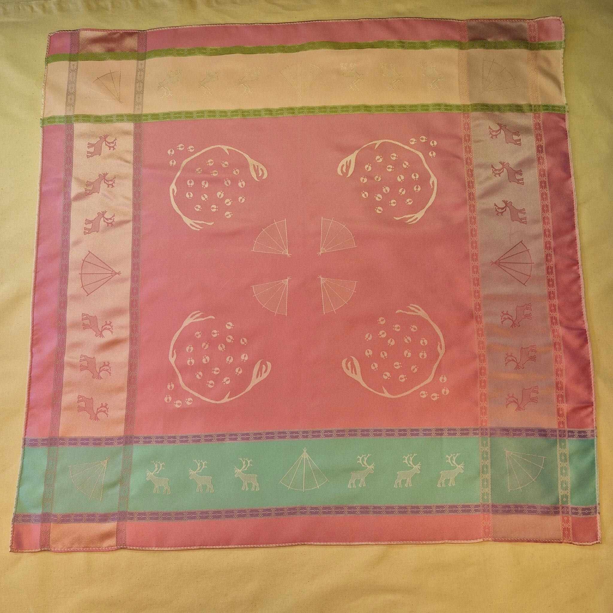 Lávvoliidni 2405 vit-rosa