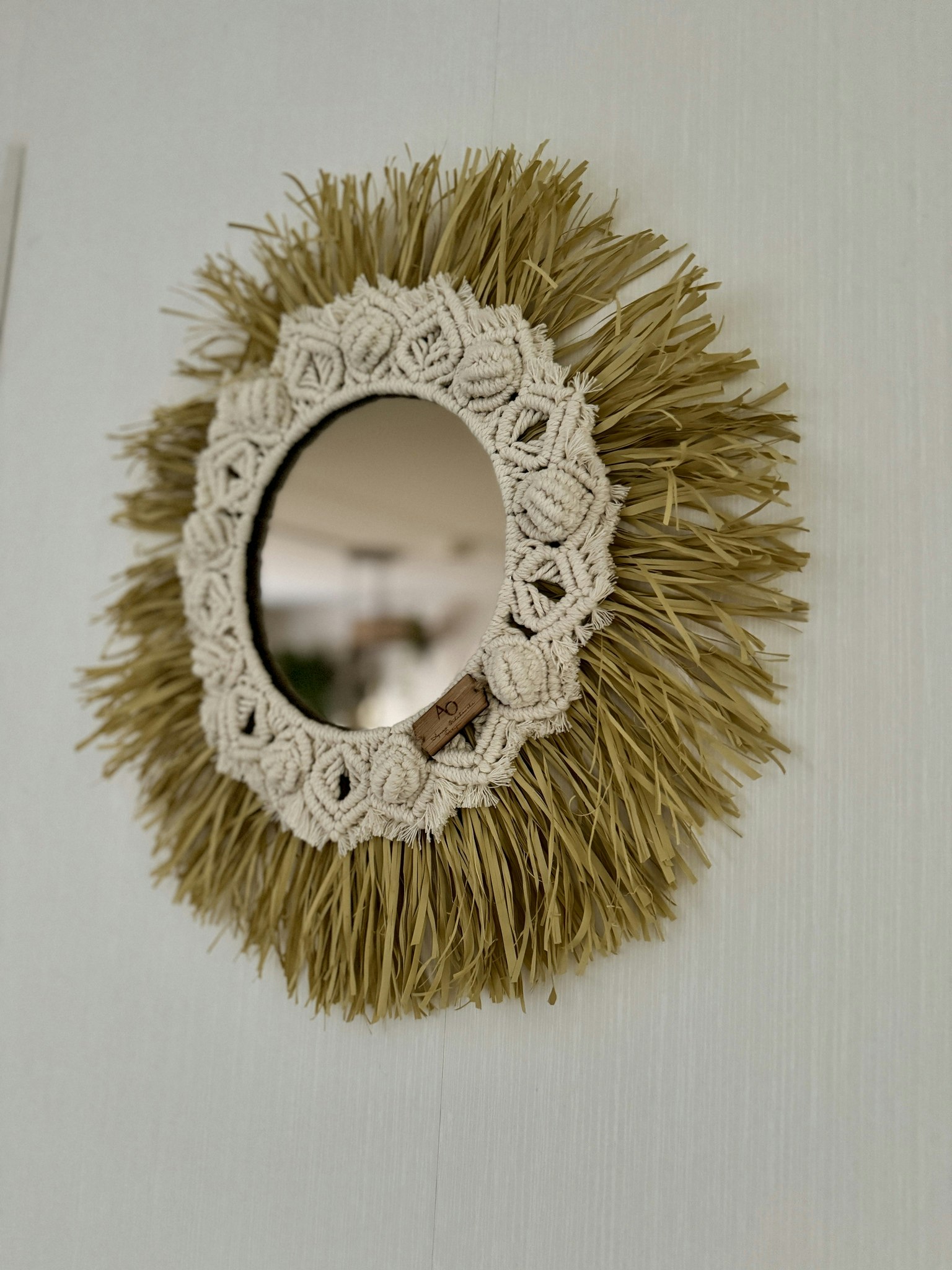 Spegel i makrame med raffia