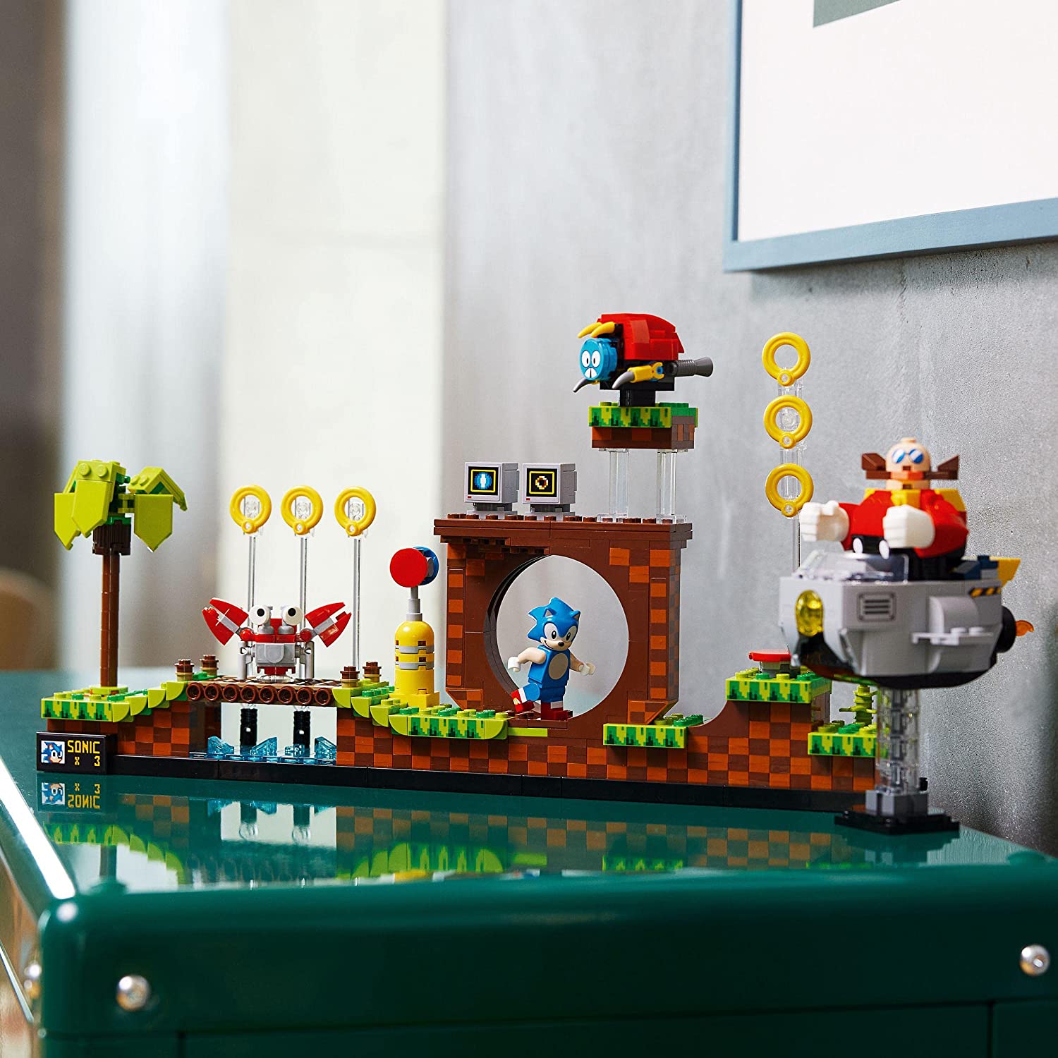 LEGO 21331 Ideas Sonic the Hedgehog - Green Hill Zone Set med Dr. Eggman Minifigur och Skeppet Dödsägget, Presentidé för Vuxna