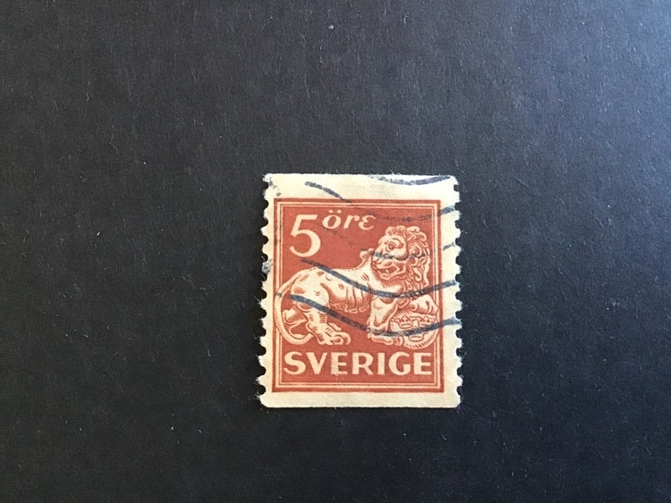 Stående lejon facit nr142 A cxz, stämplat märke