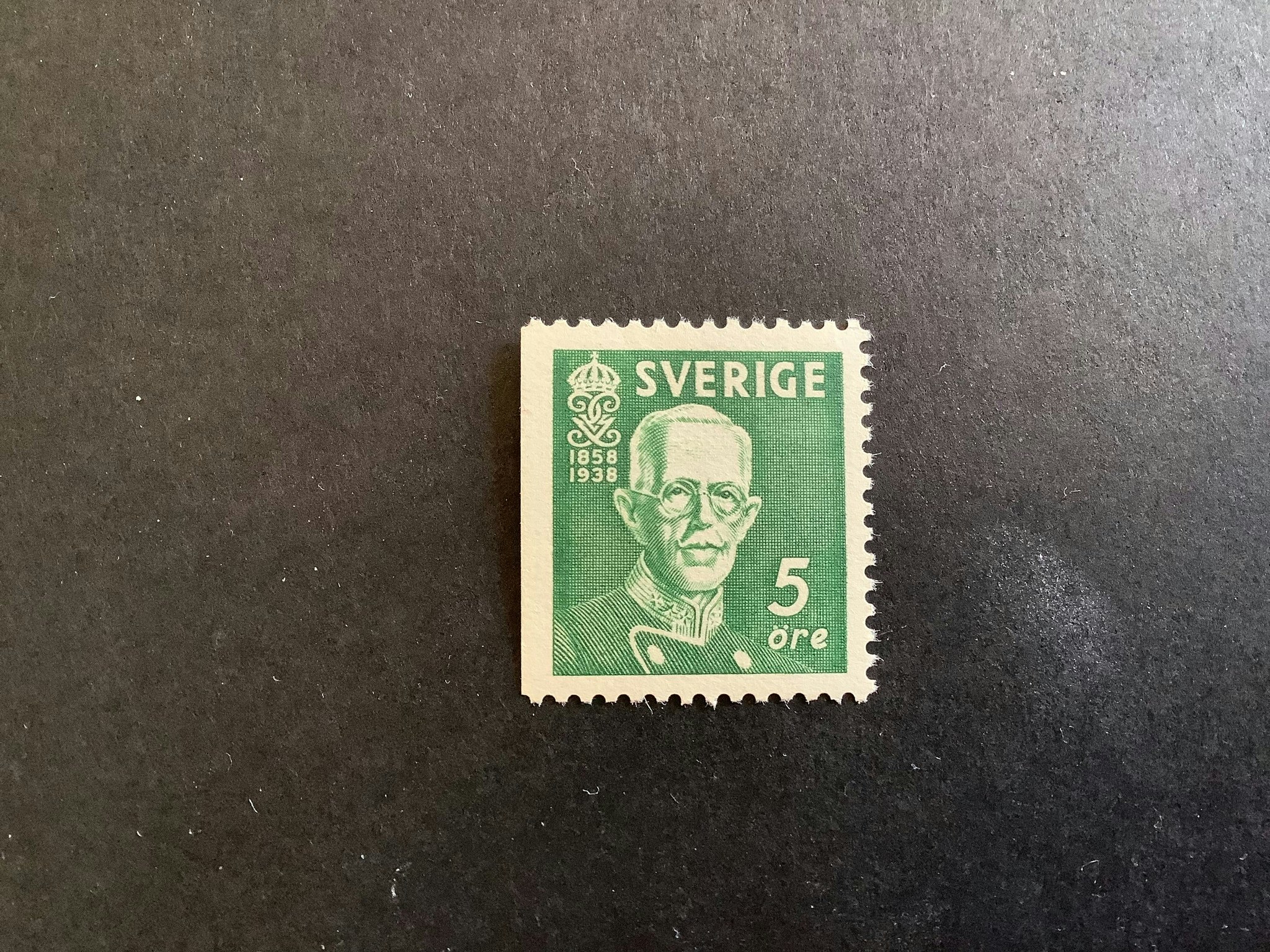 Gustaf V 80 år facit nr 266 B1 postfriskt märke
