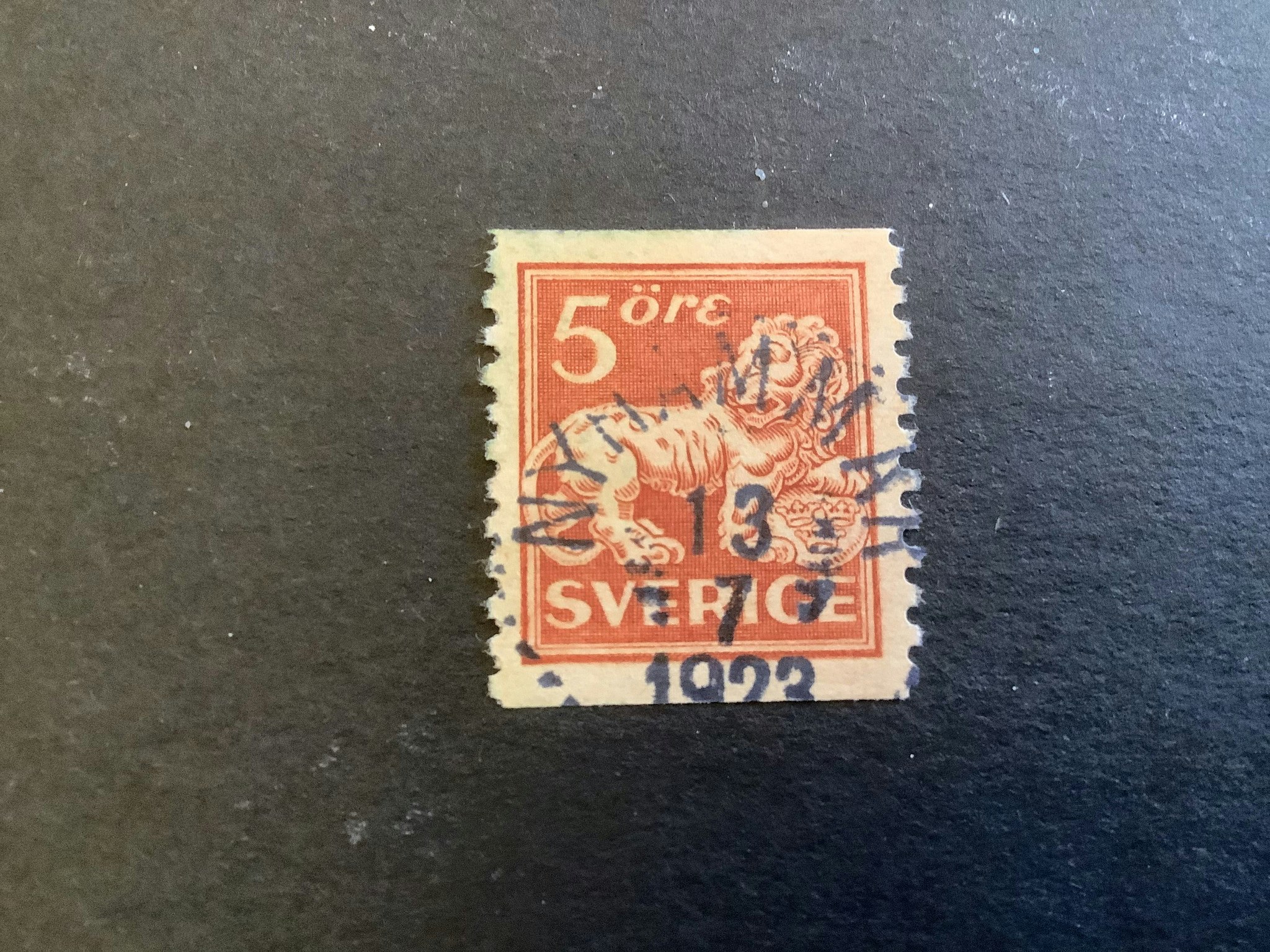 Stående lejon typ II facit nr 142 A praktstämplat NYHAMMAR