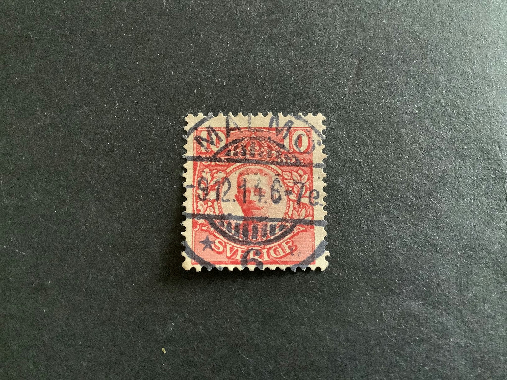Gustaf V i medaljong facit nr 82 lyxstämplat MALMÖ