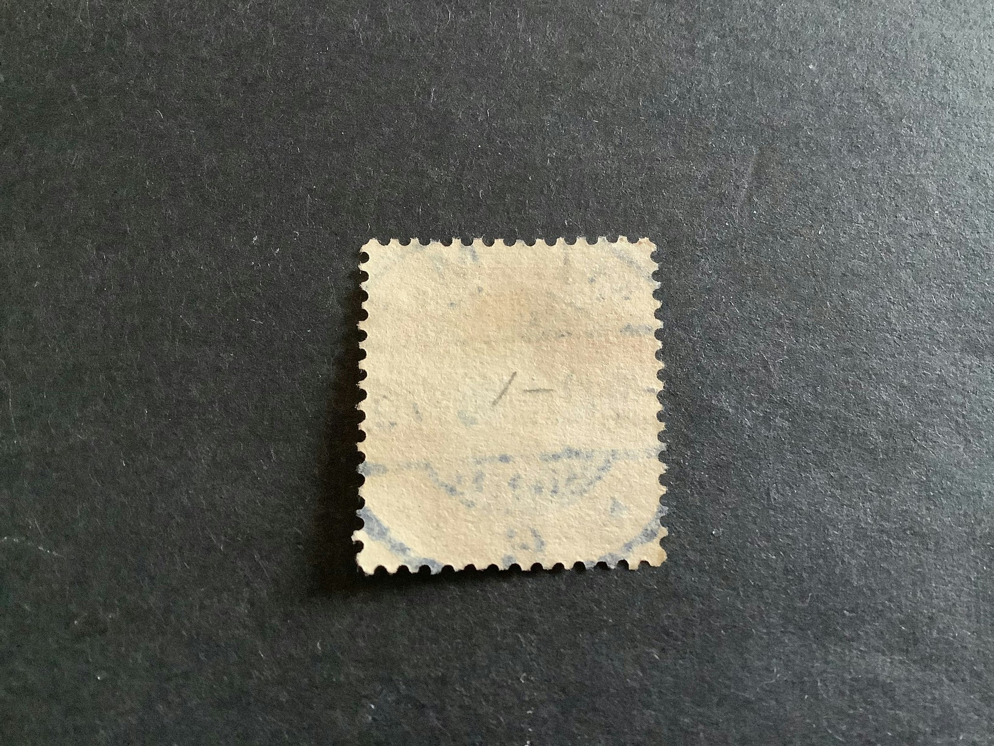 Gustaf V i medaljong facit nr 82 lyxstämplat MALMÖ