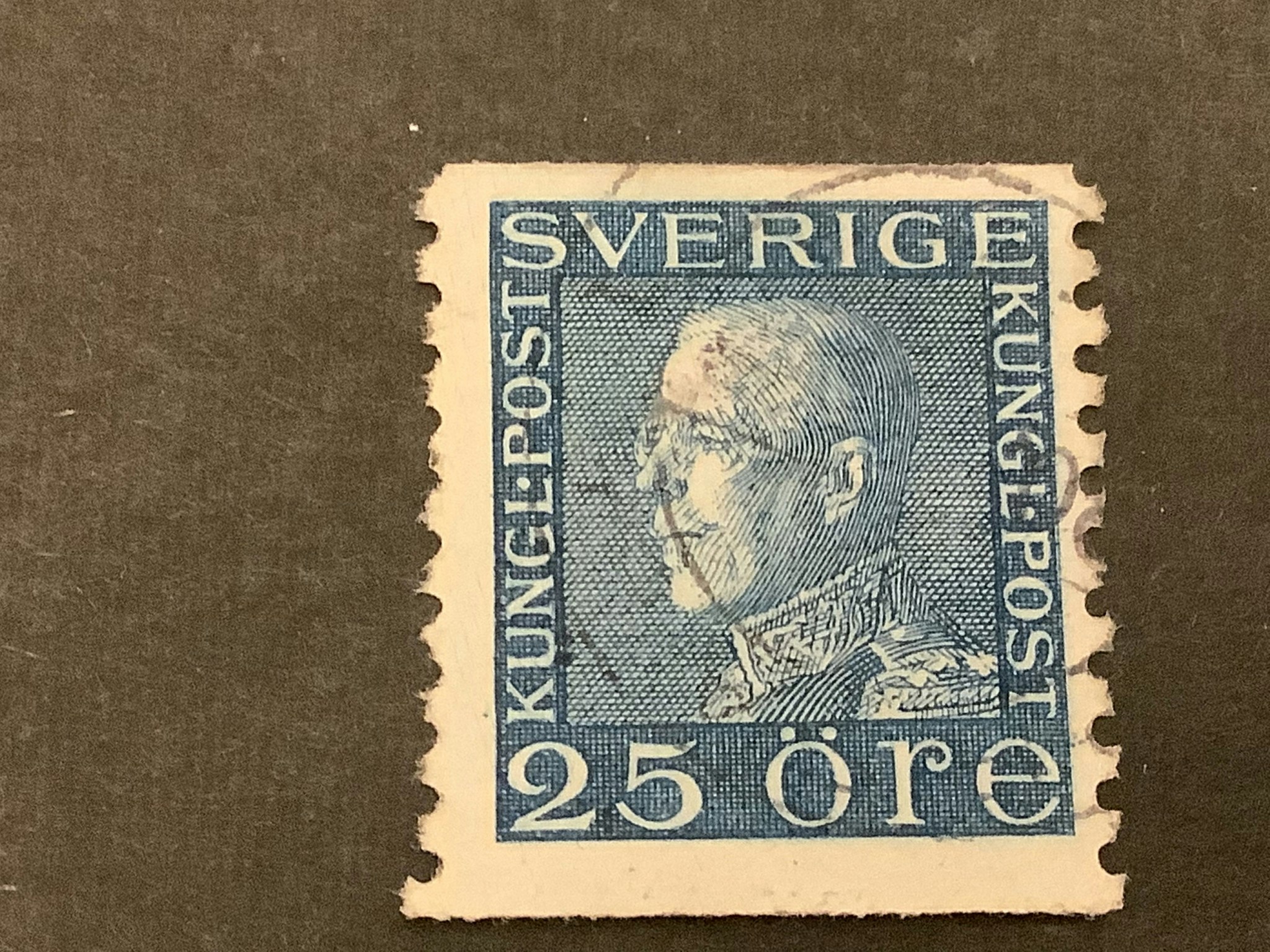 Gustaf V profil facit nr 183 vänster med plåtsprickor