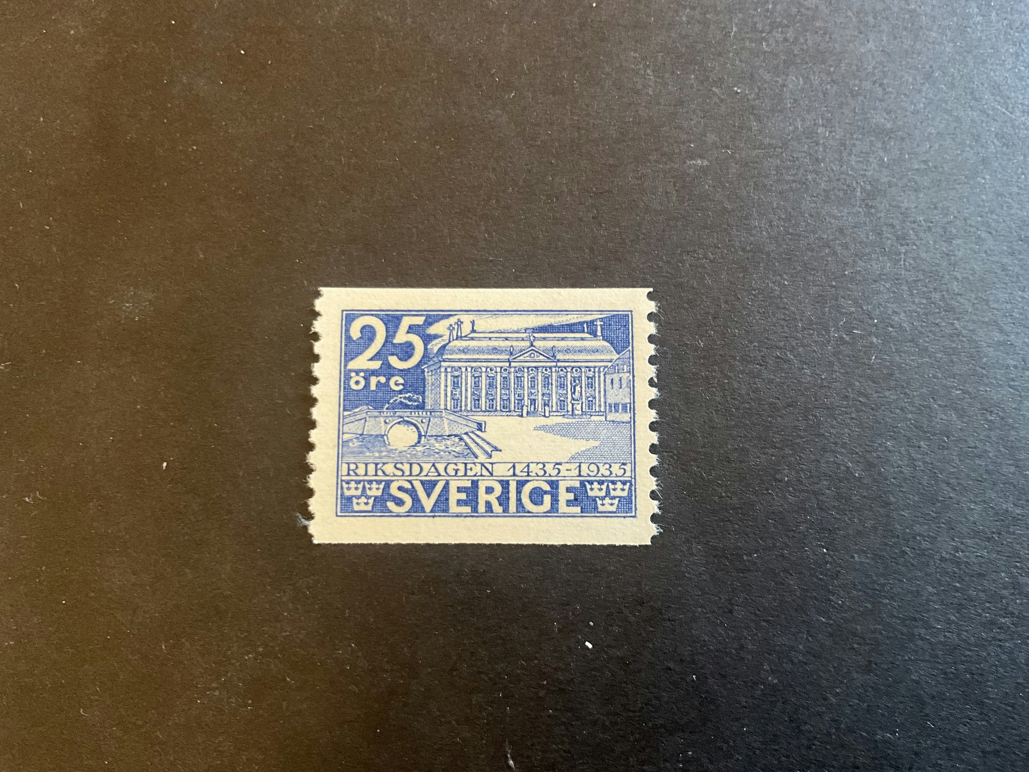 Riksdagen facit nr 243 postfriskt märke prakt