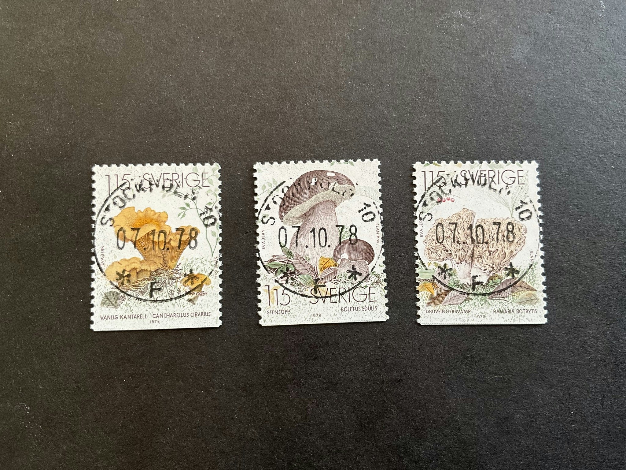 Svampar facit nr 1059-1061 lyxstämplade märken STOCKHOLM 10