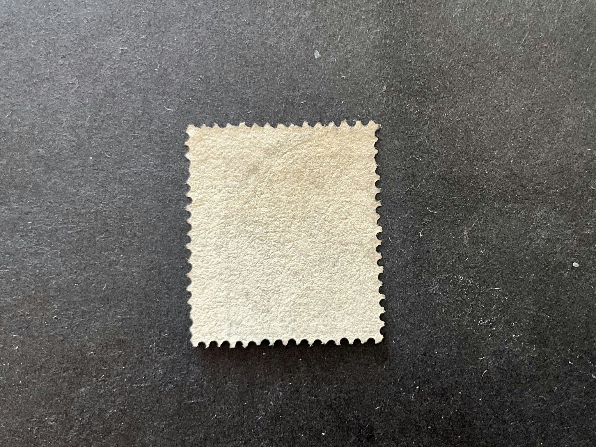 Liggande lejon facit nr 15 stämplat med ”förlängd ram” i högra hörnet