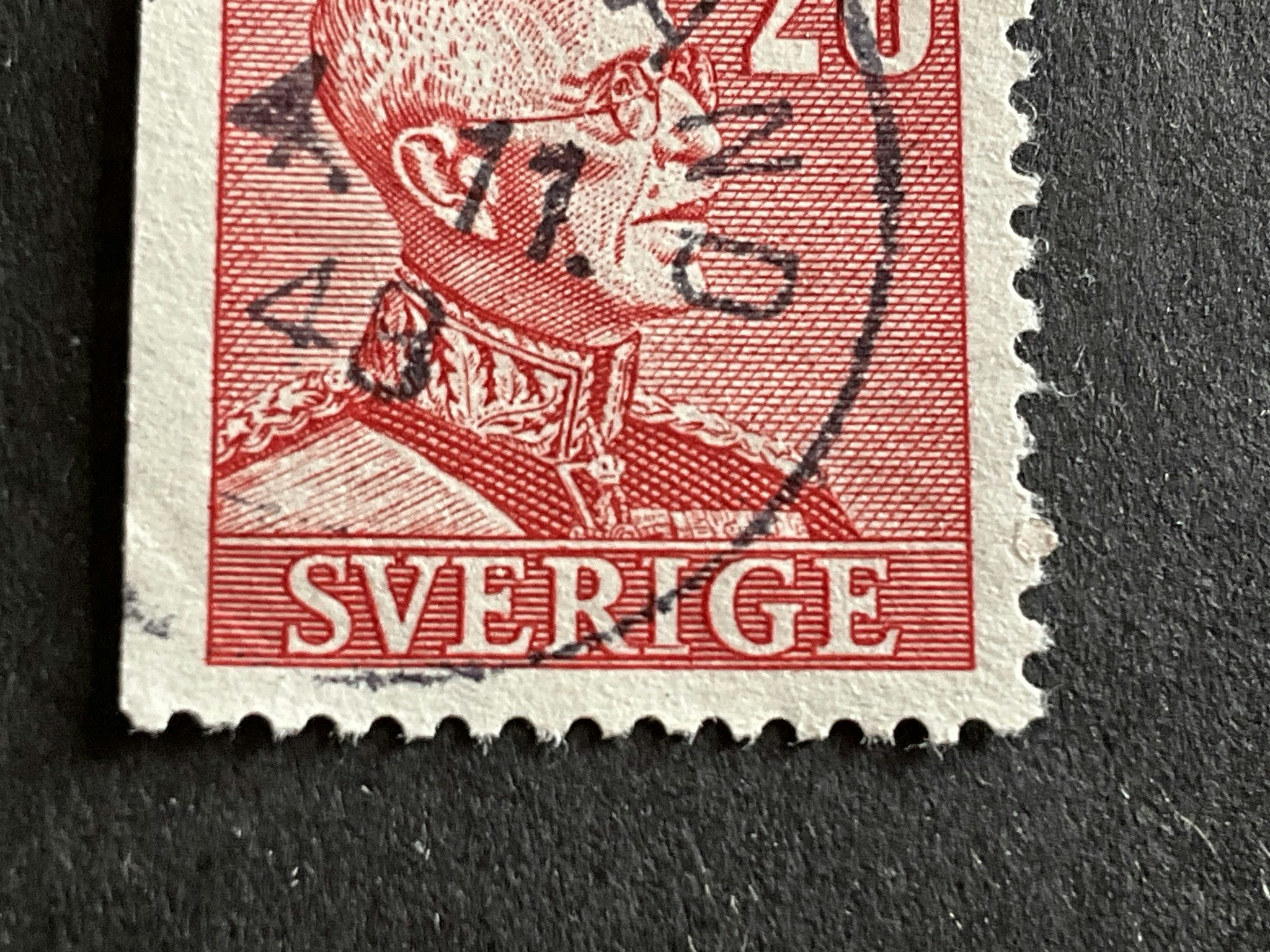 Gustaf V profil höger facit 276 B1 med streck i I:et i Sverige