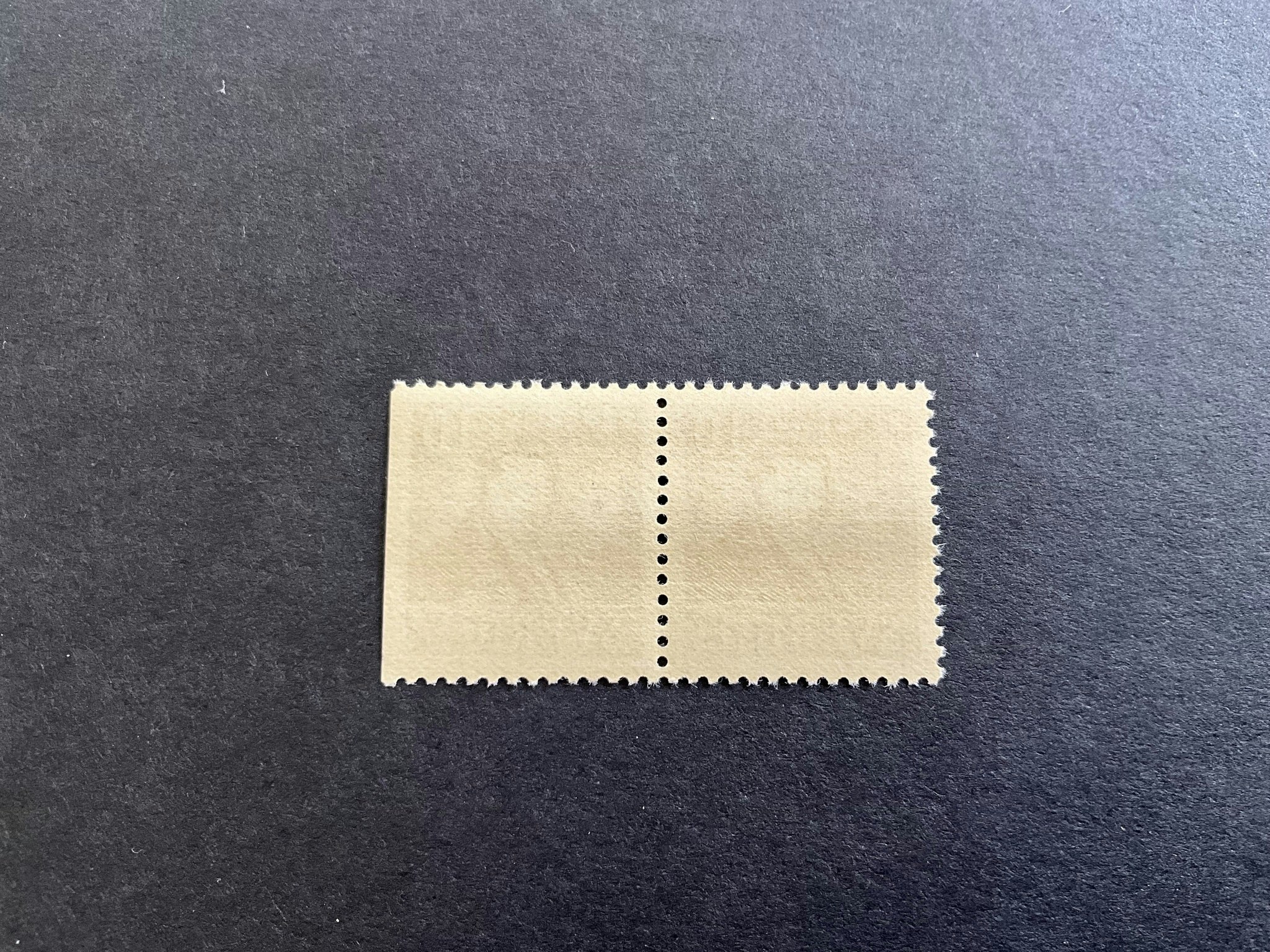 Berzelius facit nr 320 CB postfriskt par