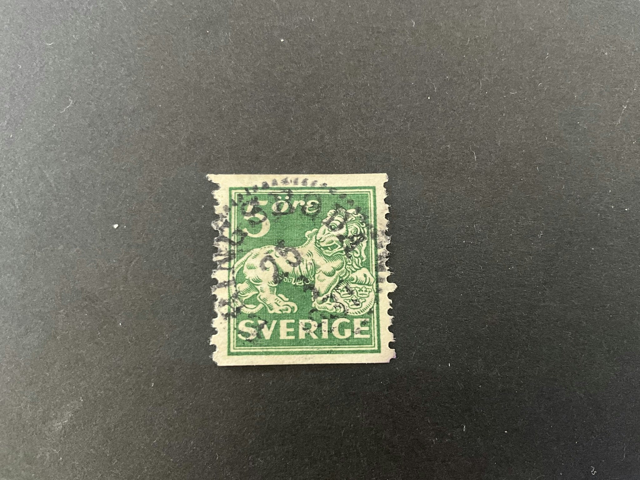 Stående lejon facit 143 A praktstämplat ERINGSBODA