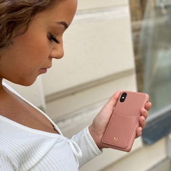 Cloudy Pink deksel med kortholder