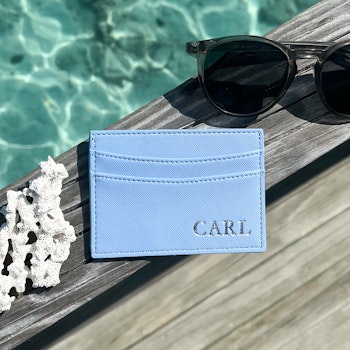 Baby Blue - Kortholder med gravering