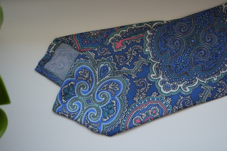 Oriental Paisley Printed Silk Tie - Light Blue/Pink