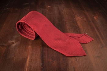 Solid Silk Grenadine Fina Tie - Untipped - Burgundy