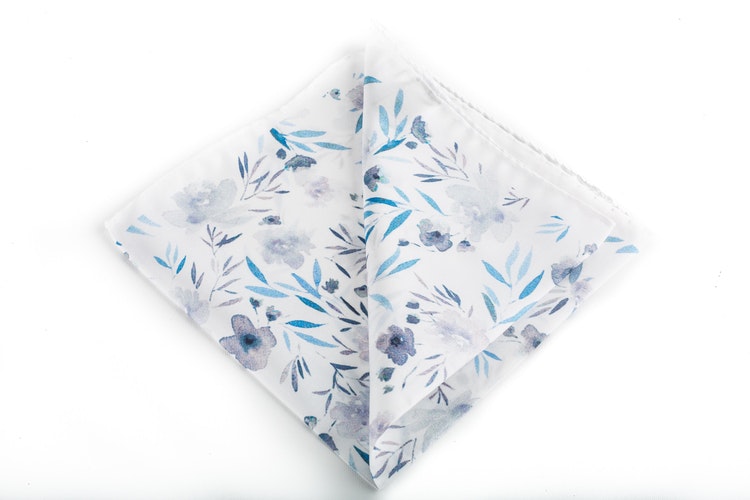 Silk Floral - White/Light Blue