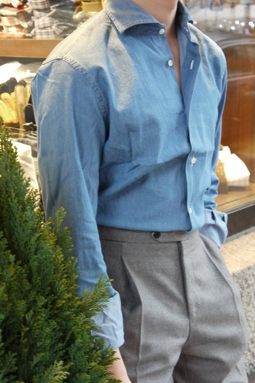 stonewashed denim shirt with cutaway collar