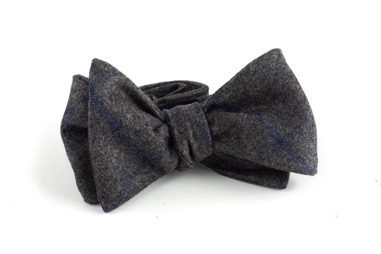 Plaid Wool Bow Tie - Dark Grey/Navy Blue