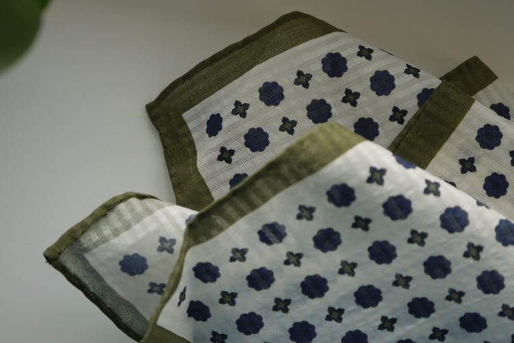 Floral Seersucker Cotton/Silk Pocket Square - Off White/Olive/Navy