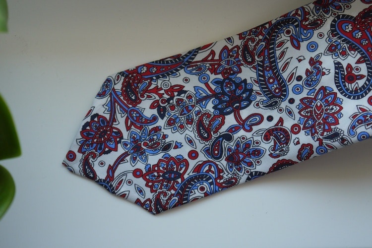 Paisley Printed Silk Tie - White/Burgundy/Light Blue
