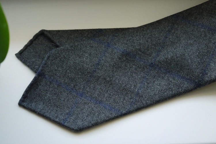 Large Check Light Wool Tie - Untipped - Grey/Navy Blue
