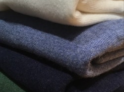 Crewneck Cashmere Pullover - Light Blue