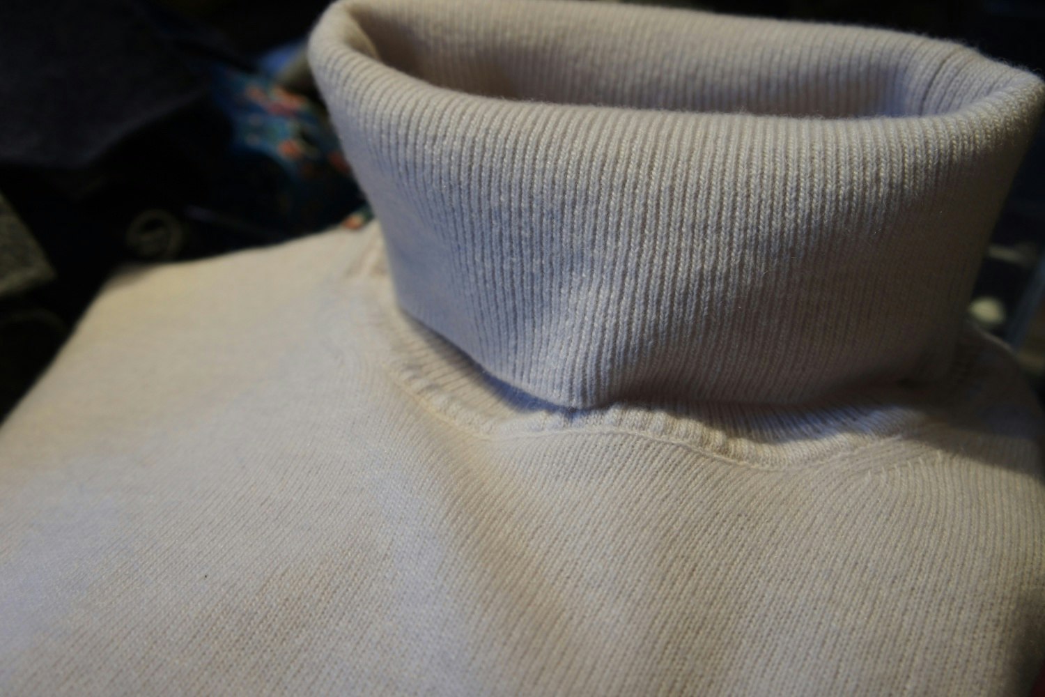 White Rollneck Cashmere Wool Pullover - Off White