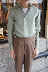 Enfärgad Skjorta i Borstad Bomull - Cutaway - Ljust Grön