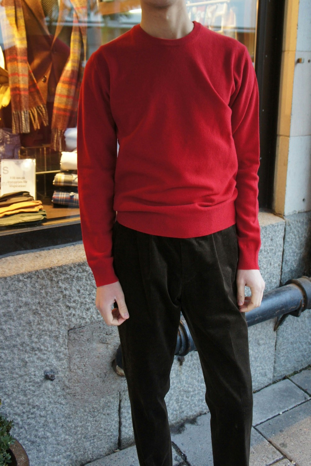 Solid Crewneck Lambswool Pullover - Red