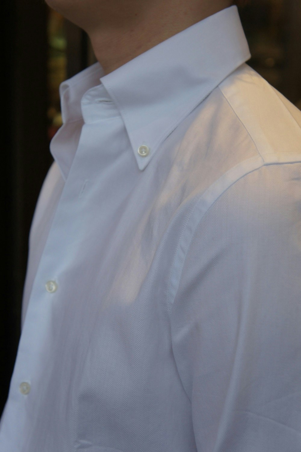 Enfärgad Fiskbensmönstrad Twillskjorta med button down -krage - Vit