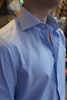 Smalrandig Twillskjorta med Cutaway -krage - Vit/Ljusblå