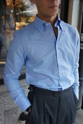 Enfärgad Skjorta i Borstad Bomull - Button Down - Ljusblå