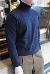 Wool/Cashmere Rollneck Pullover - Navy Blue
