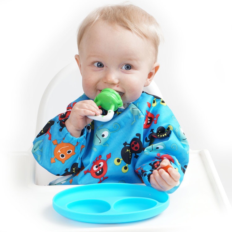 Haklapp med ärm - OMA Collection - hjälpmedel för matdags med bebisar