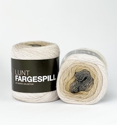 Lunt fargespill midnattsol