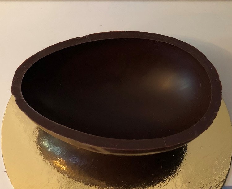 Chokladägg halvskal mörk choklad 60g (135x95mm)