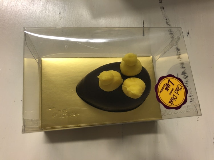 Marsipanpåskägg heldoppat i choklad (INNEHÅLLER MANDEL)