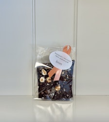 Vår egen: Chokladbräck med Hasselnötter & havssalt i 75% mörk choklad
