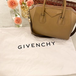Givenchy Antigona Small leather tote