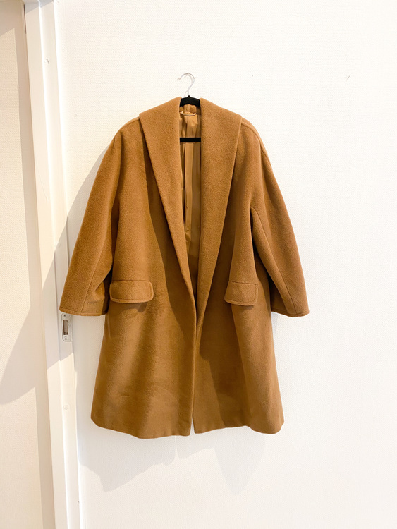 MAXMARA Camel Coat (Size S/L)