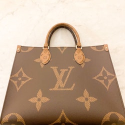 LOUIS VUITTON On The Go MM