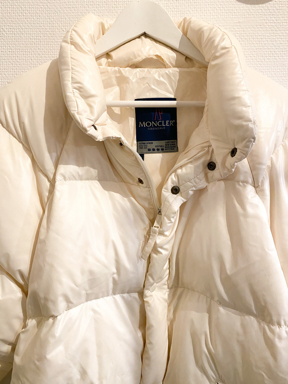 MONCLER Grenoble Vintage Puffer Jacket White (3)