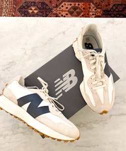 NEW BALANCE White/Beige Sneakers (39)